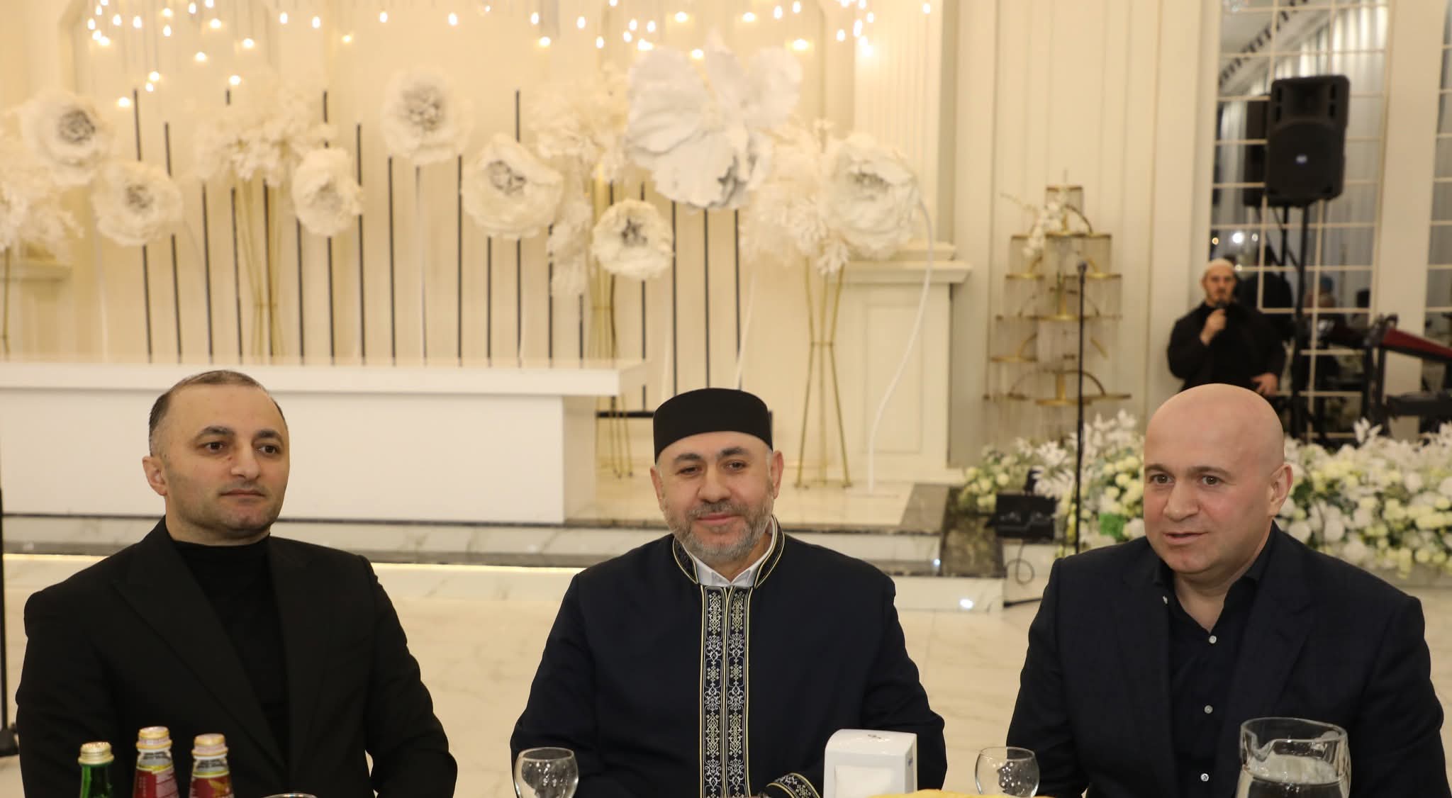 აჭარის უმაღლესი საბჭოსა და მთავრობის თავმჯდომარეები  მუსლიმი თემის პატივსაცემად გამართულ იფთარს დაესწრნენ