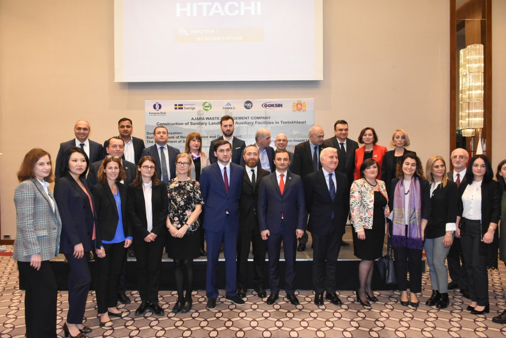 ხანძრის შედეგად დაზარალებული პირები საქართველოს ჯანდაცვის მინისტრმა დავით სერგეენკომ და აჭარის საკანონმდებლო და აღმასრულებელი ხელისუფლების წარმომადგენლებმა მოინახულეს