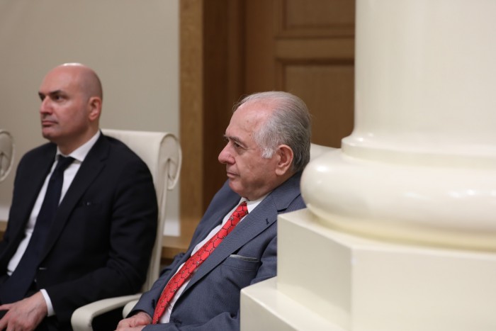 დავით გაბაიძე, პარლამენტში, პრემიერ-მინისტრის ანგარიშის მოსმენას დაესწრო