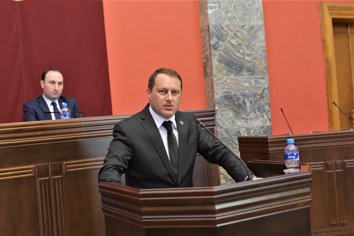 ლადო მგალობლიშვილმა საკანონმდებლო ინიციატივა პარლამენტის იურიდიული კომიტეტის სხდომაზე  წარადგინა