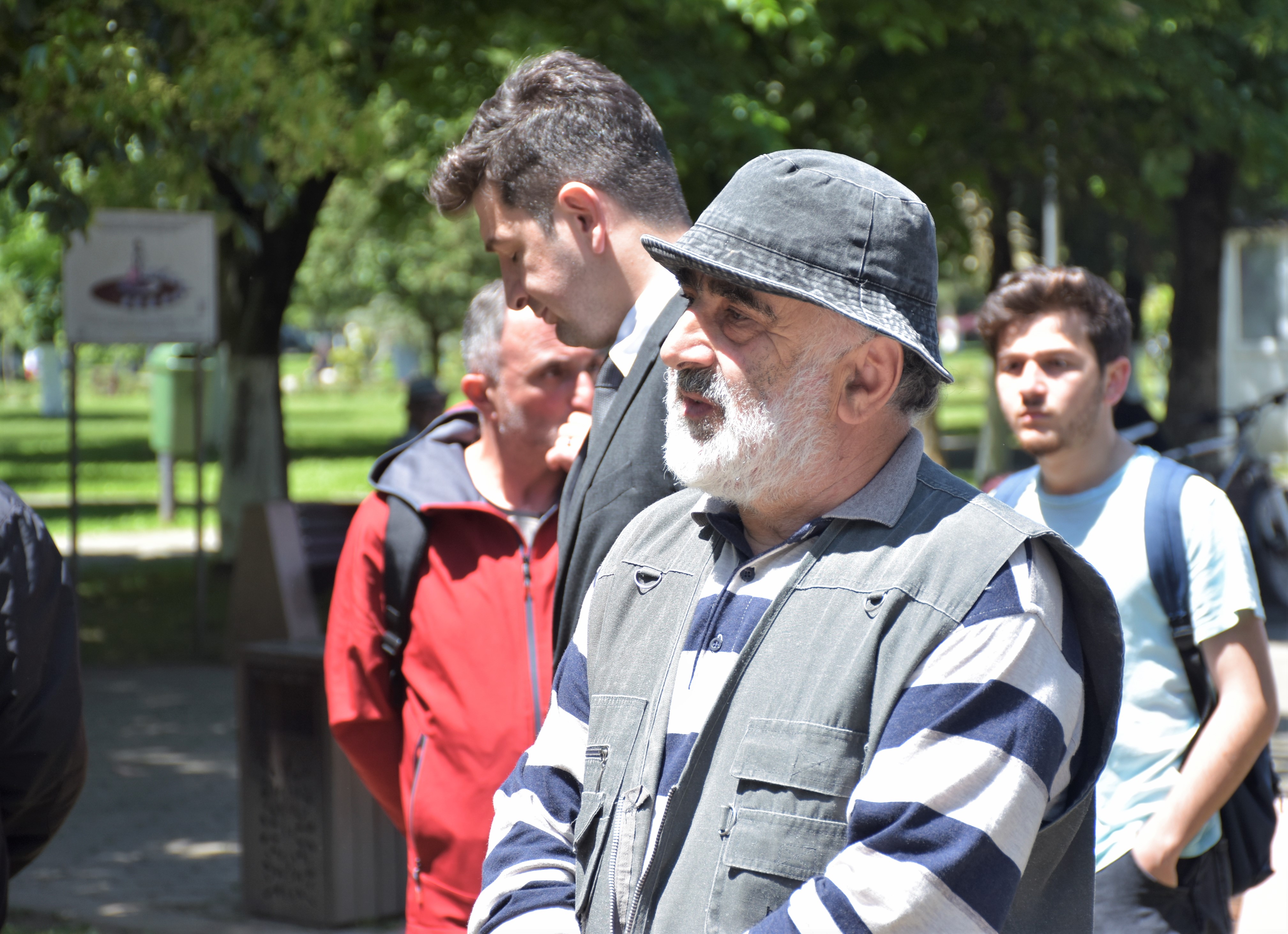  აჭარის მწერალთა სახლთან  ფრიდონ ხალვაშის ბიუსტი დადგეს