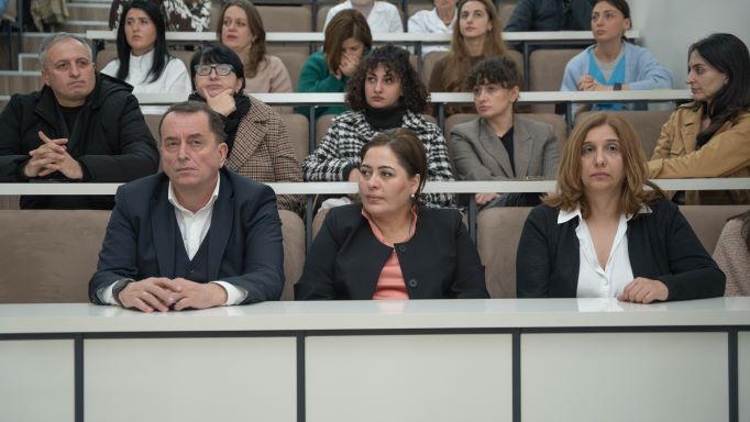 ილია ვერძაძე კენ ვოლკერის სამედიცინო რეაბილიტაციის საუნივერსიტეტო კლინიკაში გამართულ სამუშაო შეხვედრას დაესწრო