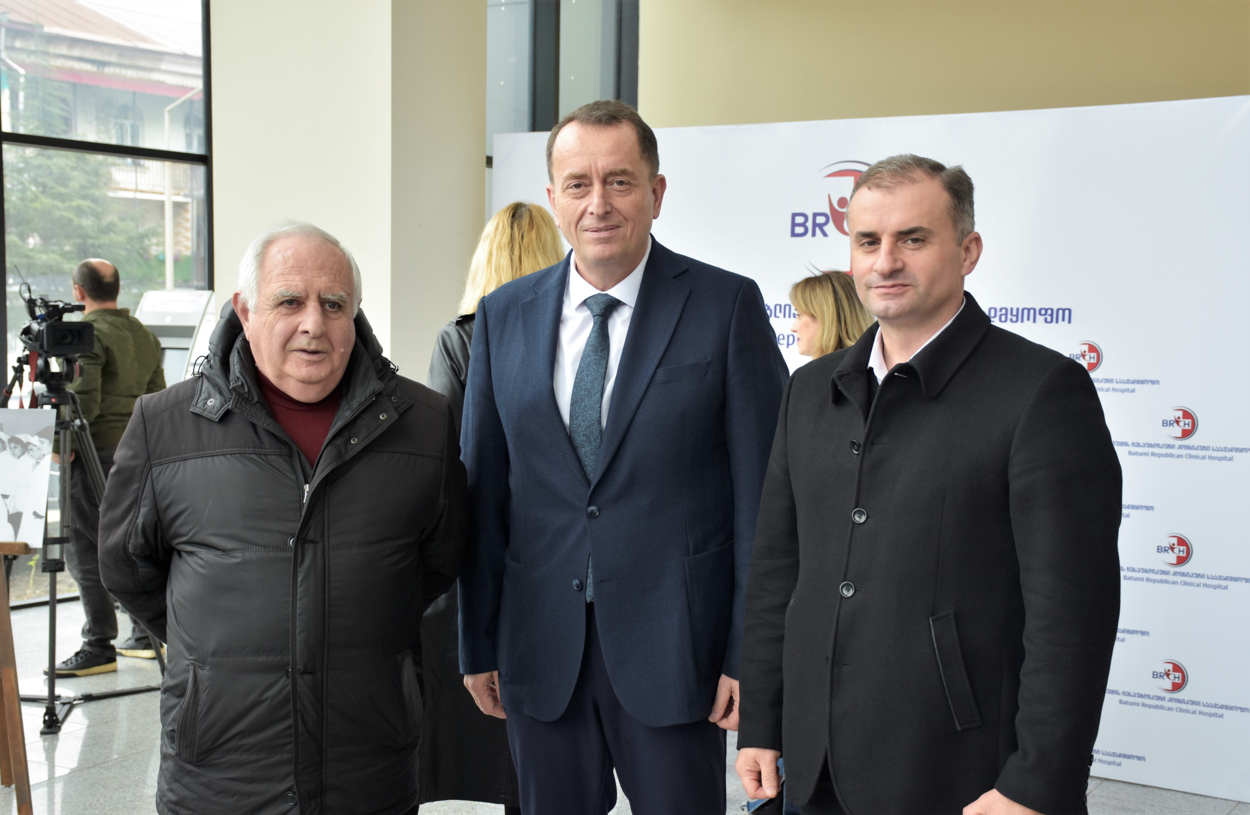 ბათუმის საჯარო სკოლები აჭარის უმაღლესი საბჭოს მადლობის სიგელებით დაჯილდოვდნენ