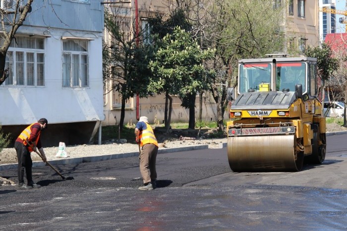 ტიტე აროშიძემ ოძელაშვილის ქუჩაზე მიმდინარე სამუშაოები დაათვალიერა