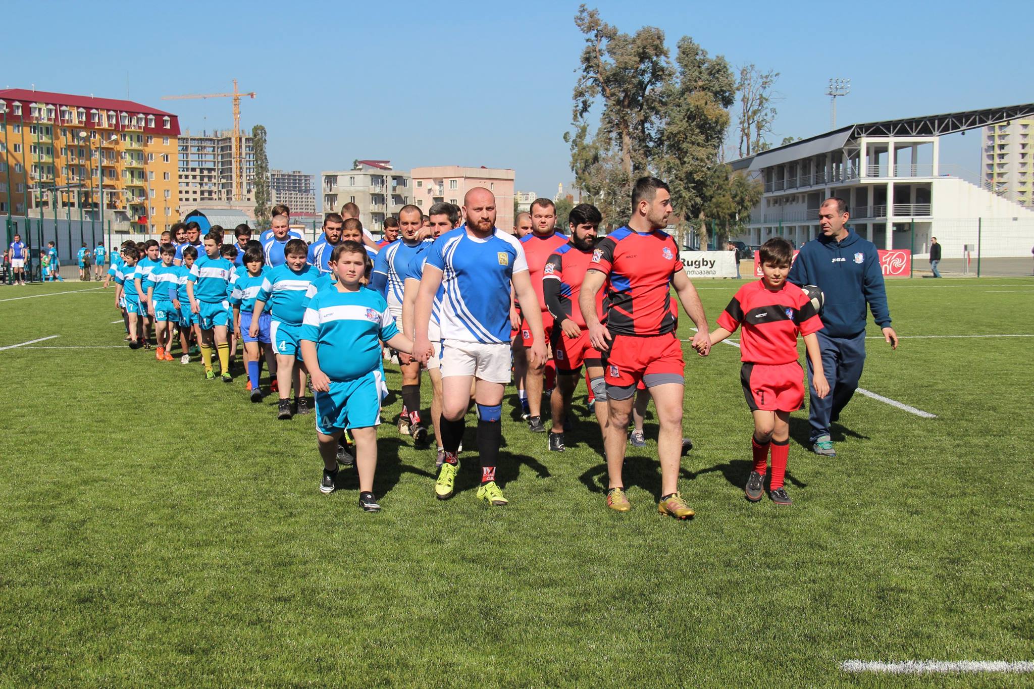 ფონდ „ქართუს“ საჩუქარი ბათუმელებს