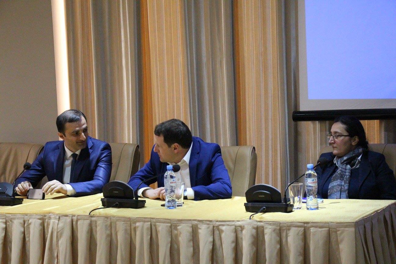 შეხვედრა ახალგაზრდული ფორუმის მონაწილეებთან