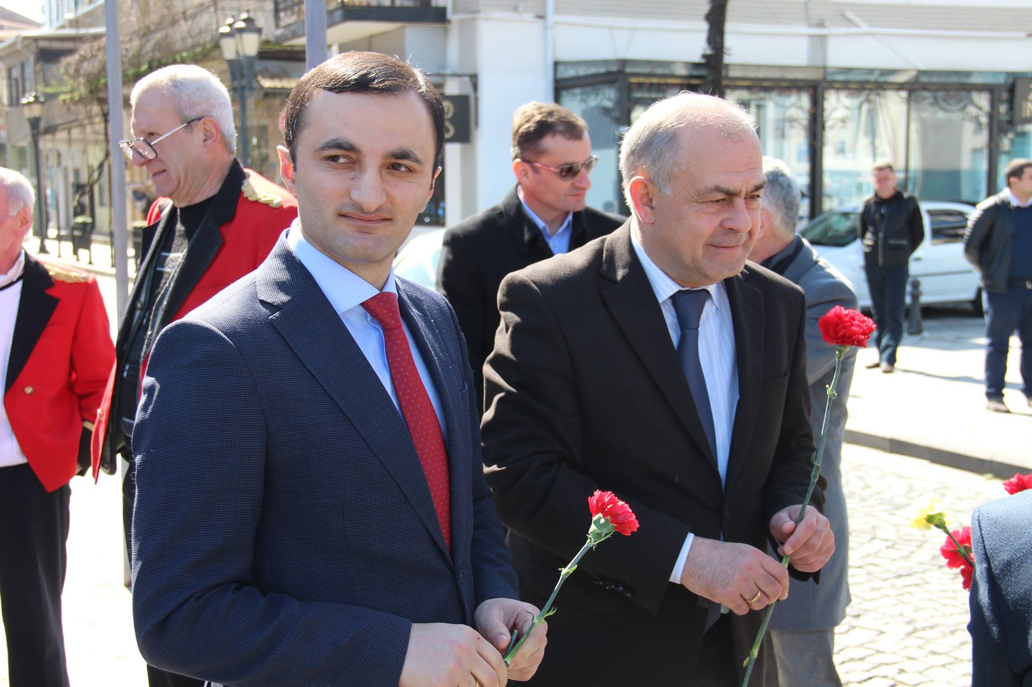 გმირულად დაღუპულებს პატივი მიაგეს