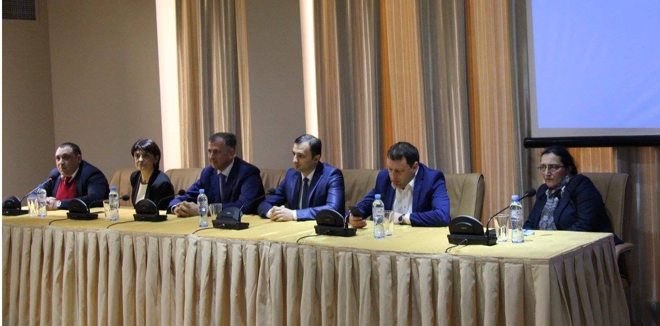 შეხვედრა ახალგაზრდული ფორუმის მონაწილეებთან