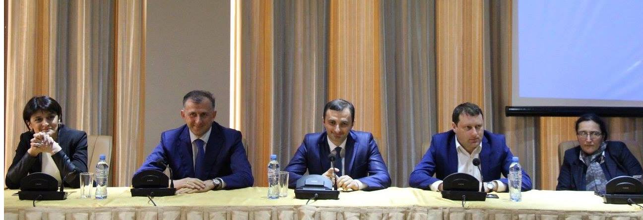 შეხვედრა ახალგაზრდული ფორუმის მონაწილეებთან