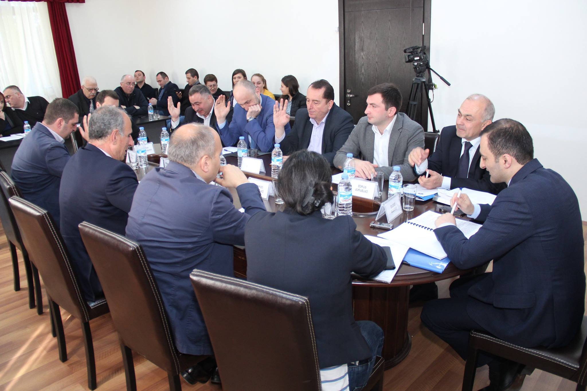 ბიუროს 4 აპრილის სხდომა