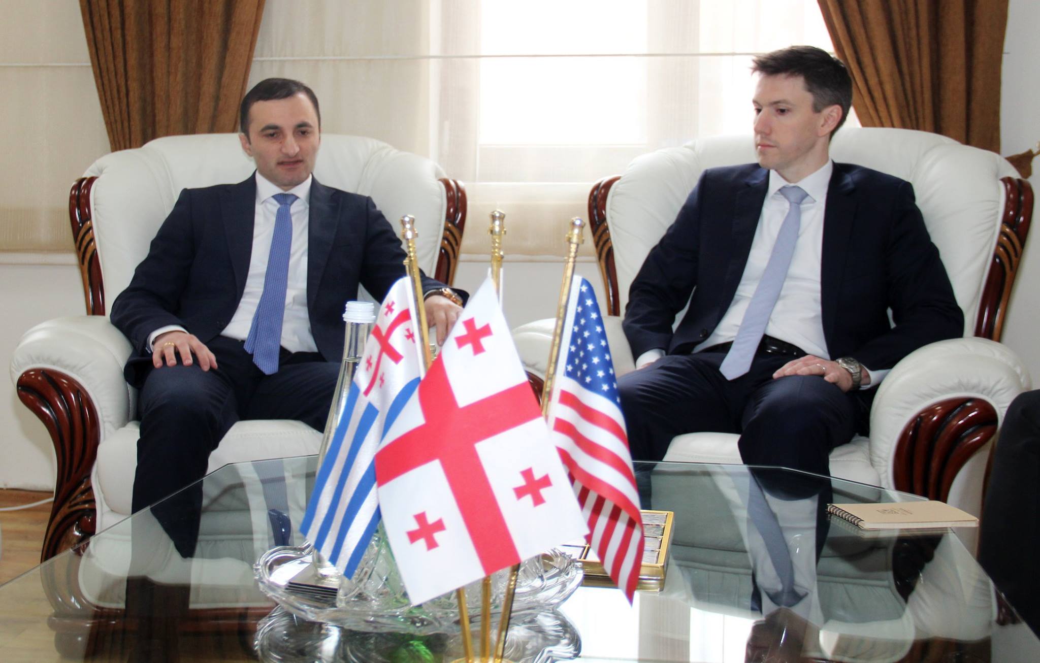 რაიან კოენიგი უმაღლეს საბჭოს სტუმრობდა