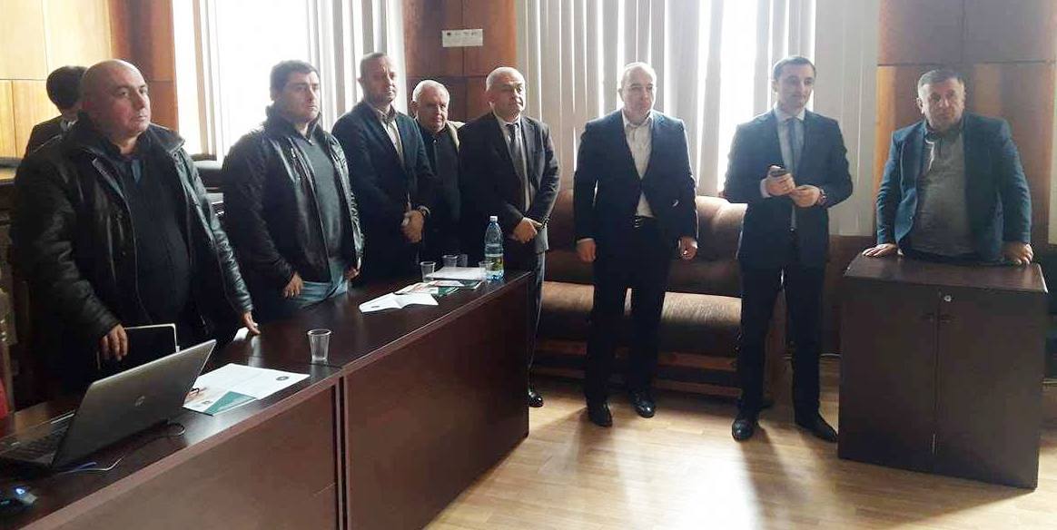 კანონმდებლები ჩანჩხალოს მოსახლეობას შეხვდნენ