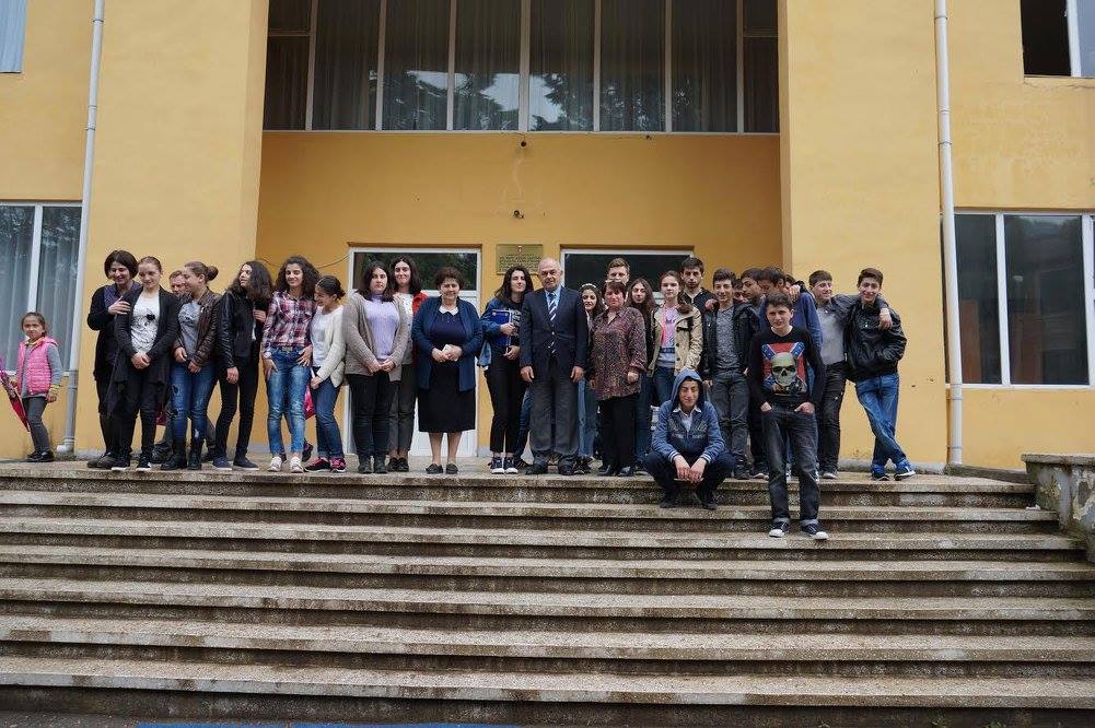 მერაბ კარანაძე  თხილნარის სკოლის მოსწავლეებს შეხვდა