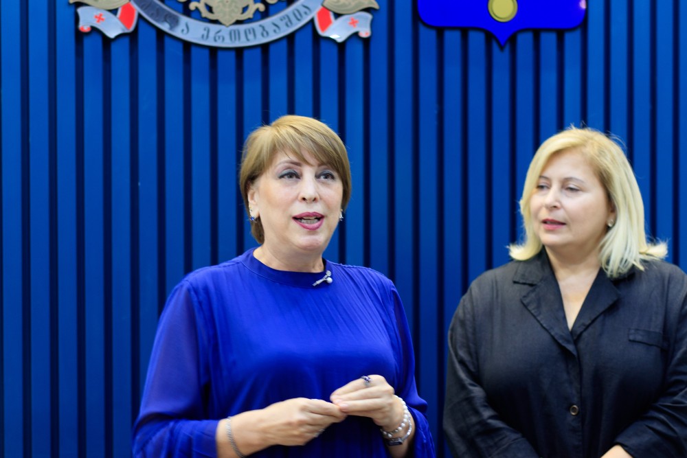 აჭარის უმაღლეს საბჭოს პოლონელი ახალგაზრდები ეწვივნენ