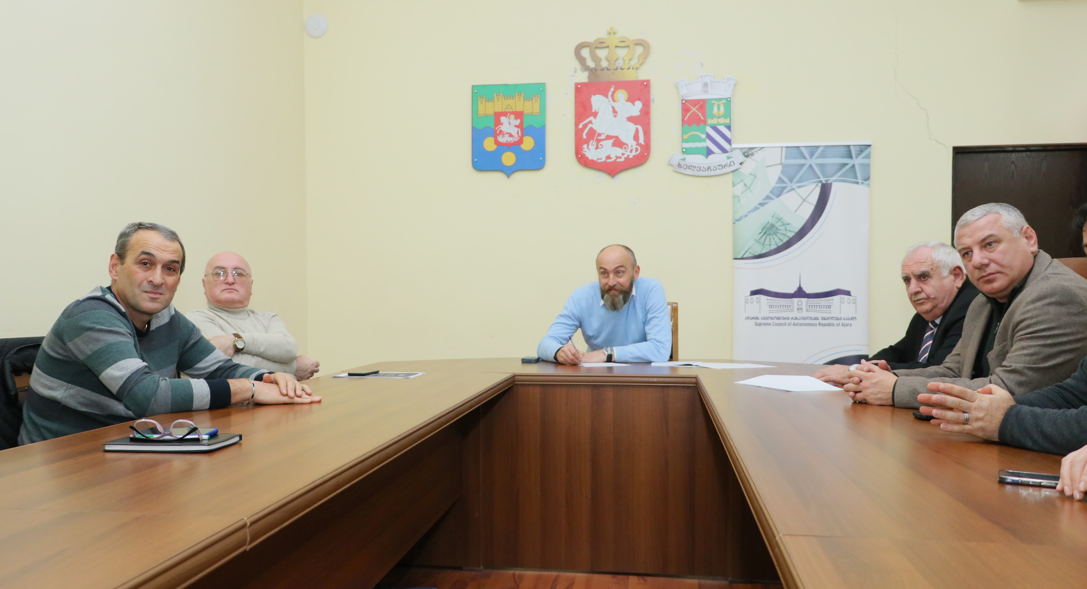 კომიტეტის გასვლითი სხდომა ხელვაჩაურში