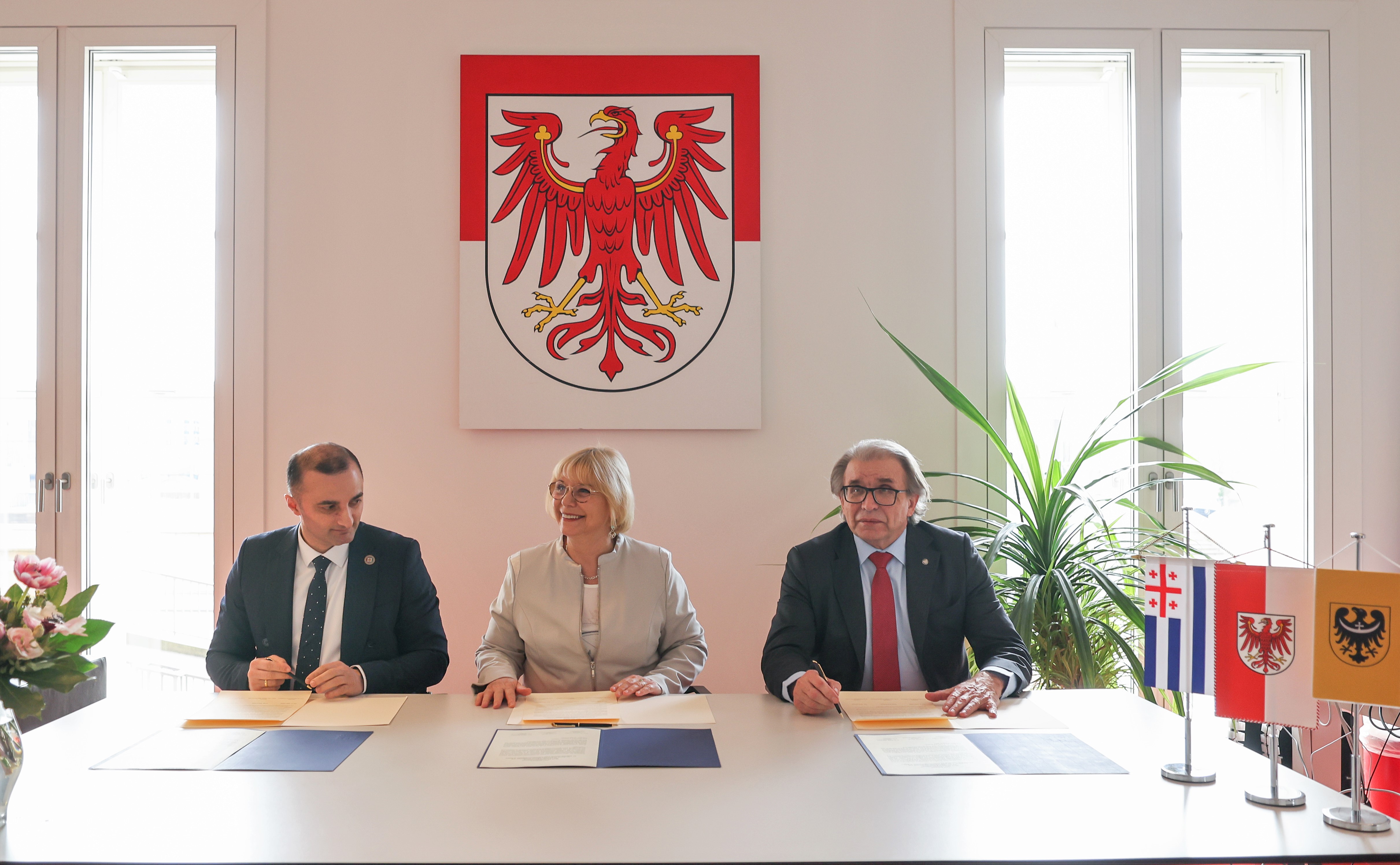 აჭარის უმაღლესი საბჭოს დელეგაცია, დავით გაბაიძის ხელმძღვანელობით, ბრანდენბურგში, სამმხრივ რეგიონულ კონფერენციას დაესწრო