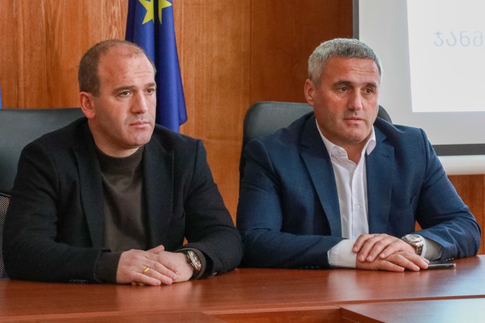 ხულოსა და შუახევის მუნიციპალიტეტებში ჯანმრთელობისა და სოციალური დაცვის პროგრამები წარადგინეს