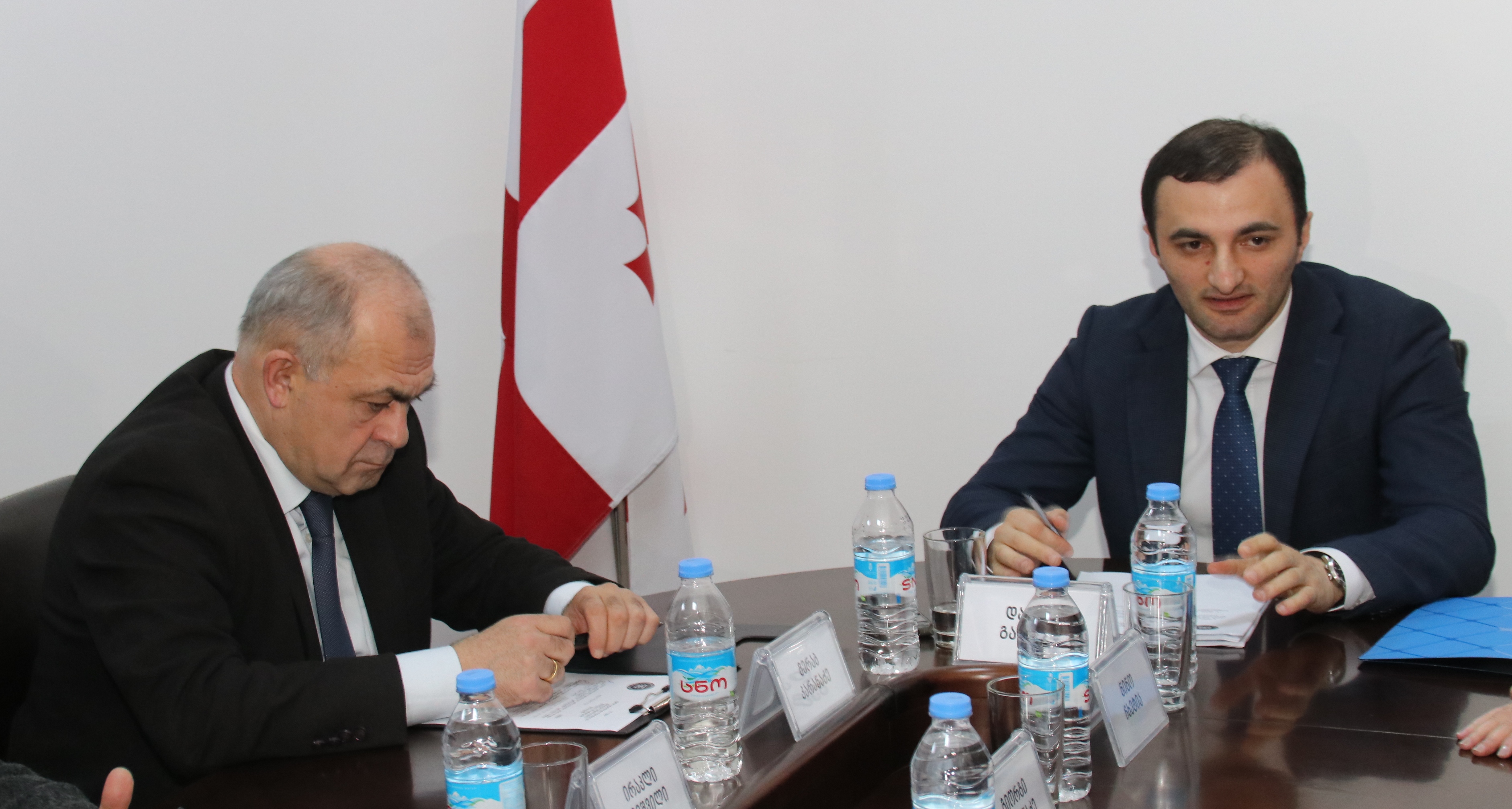 &nbsp;საკონსტიტუციო ცვლილებების პროექტი კომისიებში განიხილება