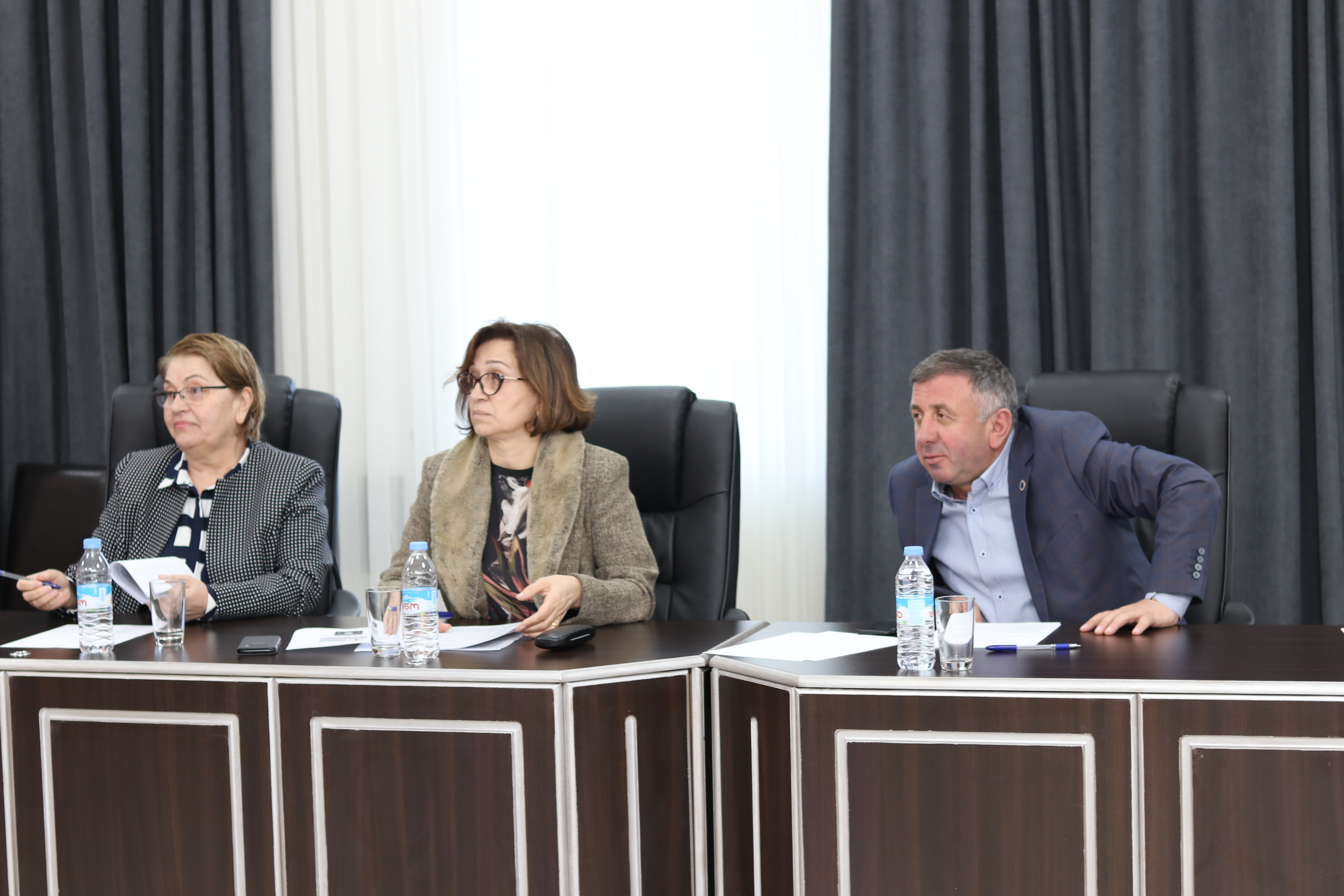 შეხვედრა პარლამენტის წევრებთან