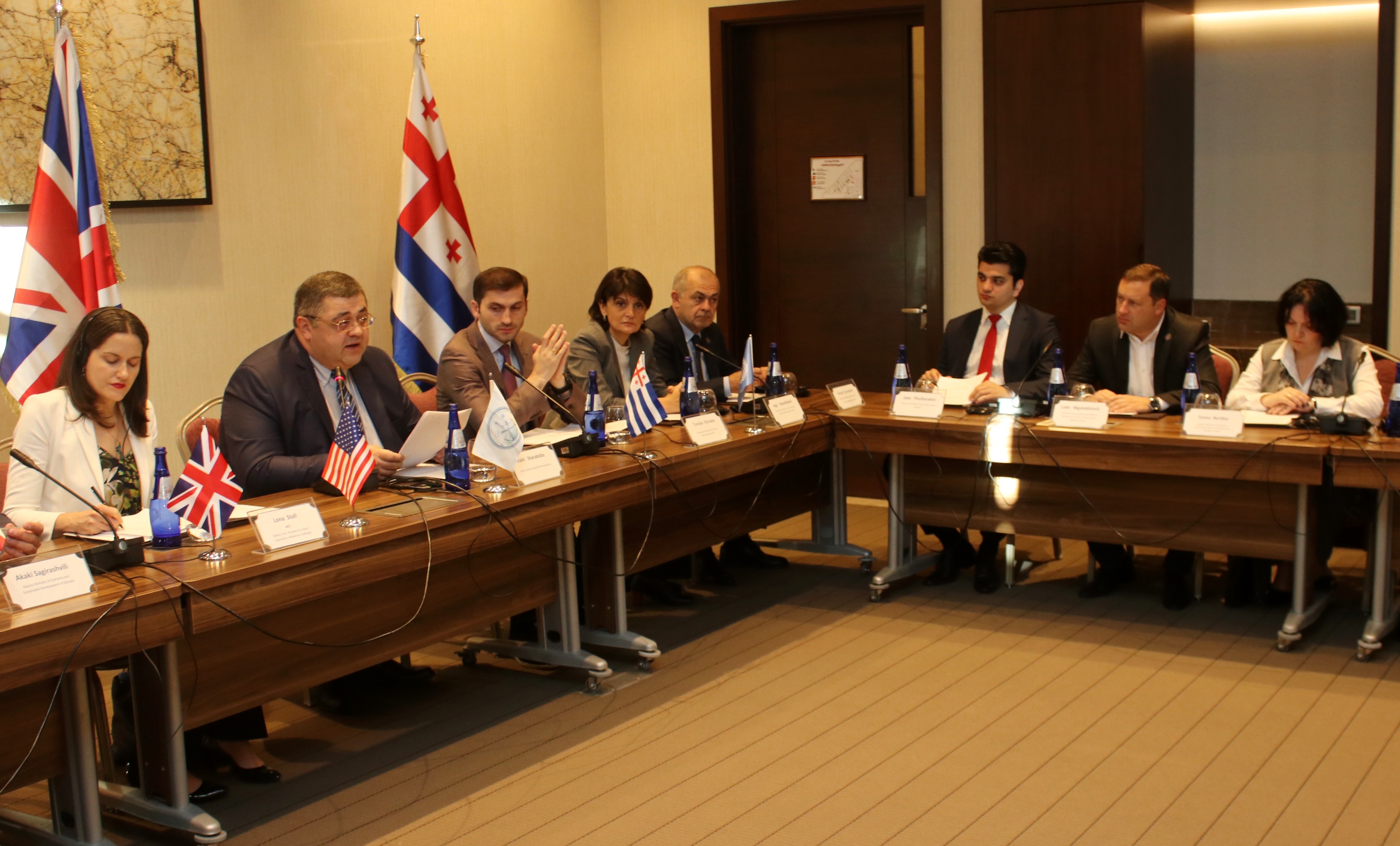 „ჩვენ პროფესიონალები ვართ“