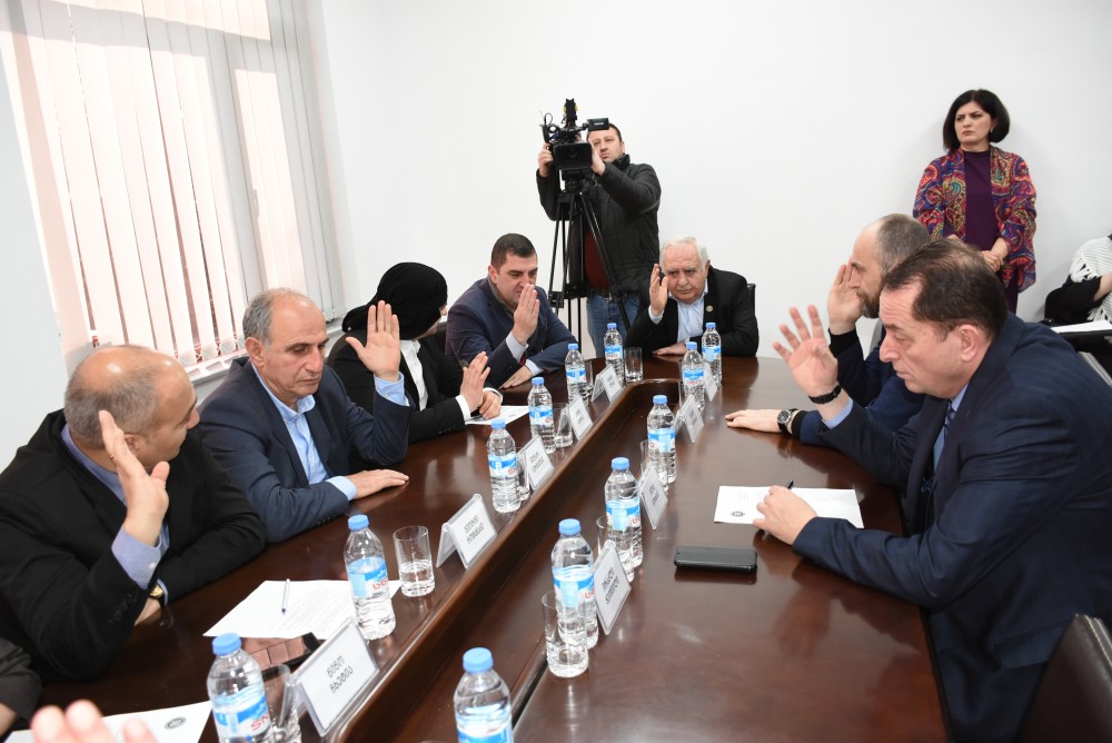 საგაზაფხულო სესია ბიუროს სხდომით გაიხსნა 