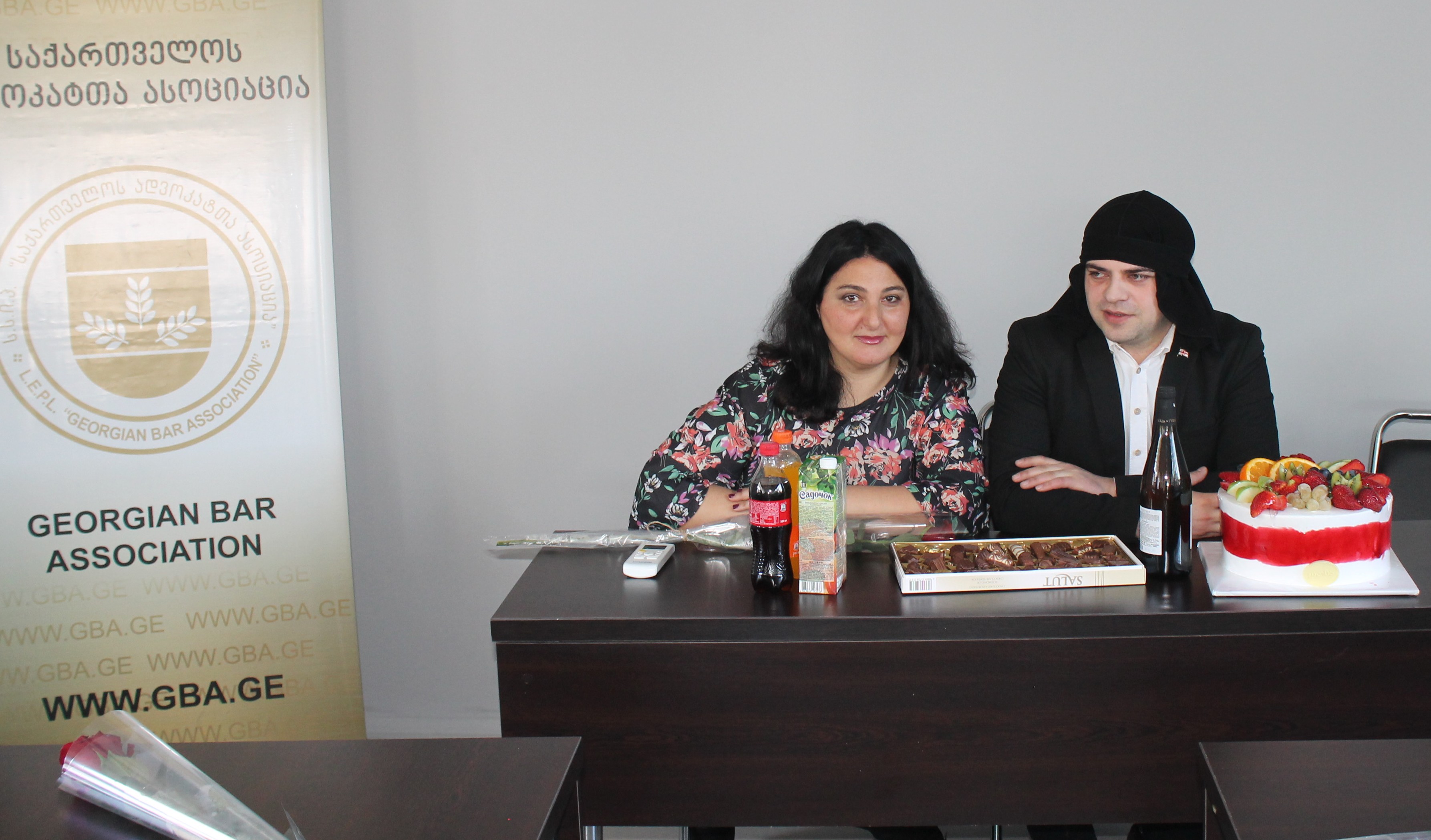 ცოტნე ანანიძემ ადვოკატ ქალებს დღესასწაული მიულოცა