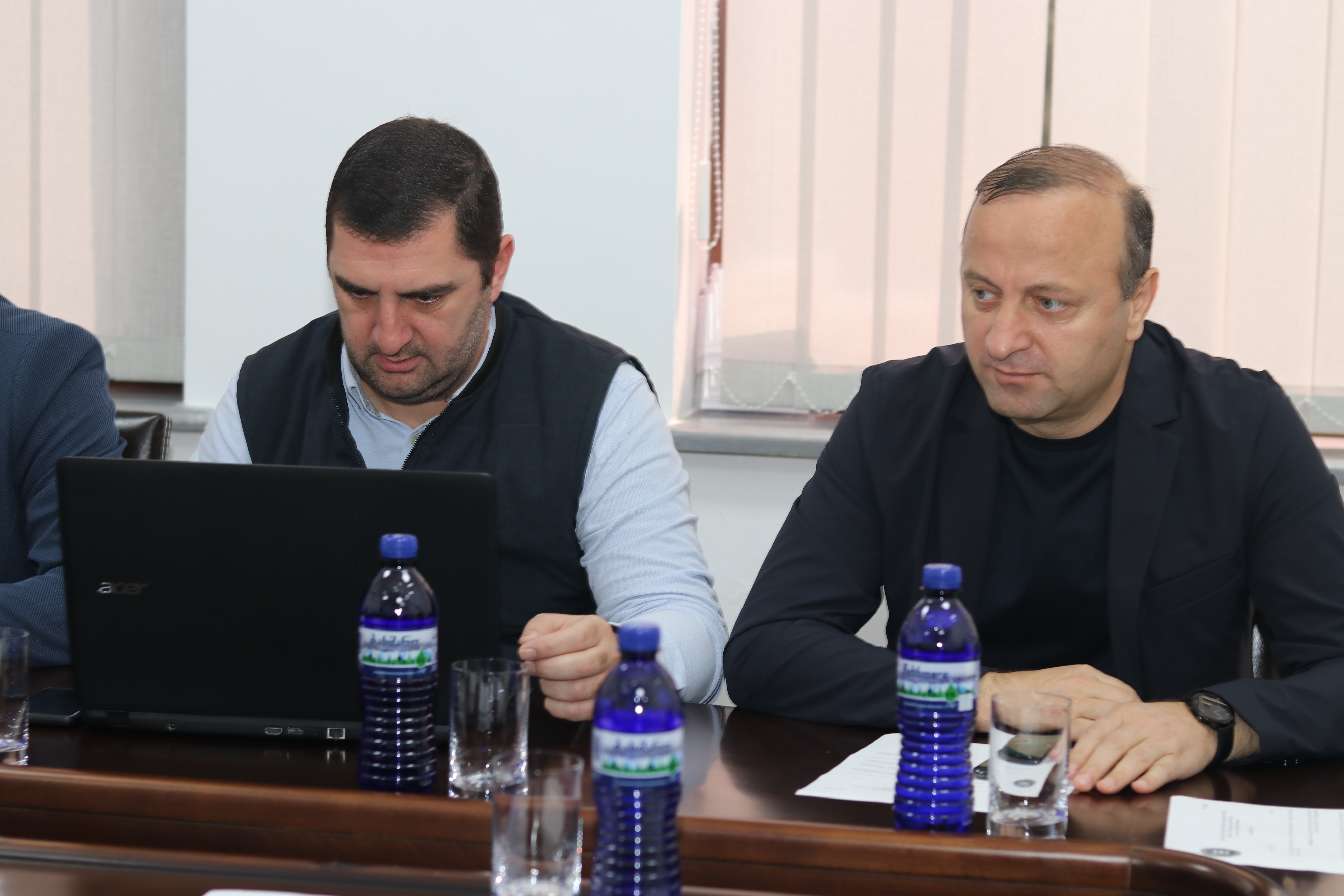 კანონმდებლებმა 2018 წლის ბიუჯეტის შესრულებაზე იმსჯელეს