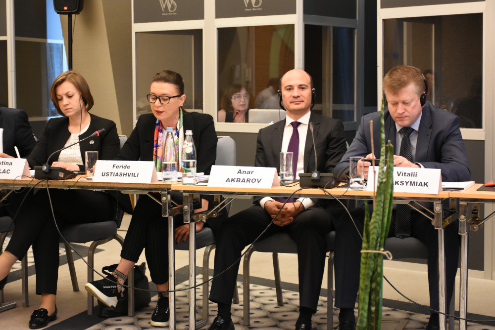 საპარლამენტო სემინარი მუშაობას აგრძელებ