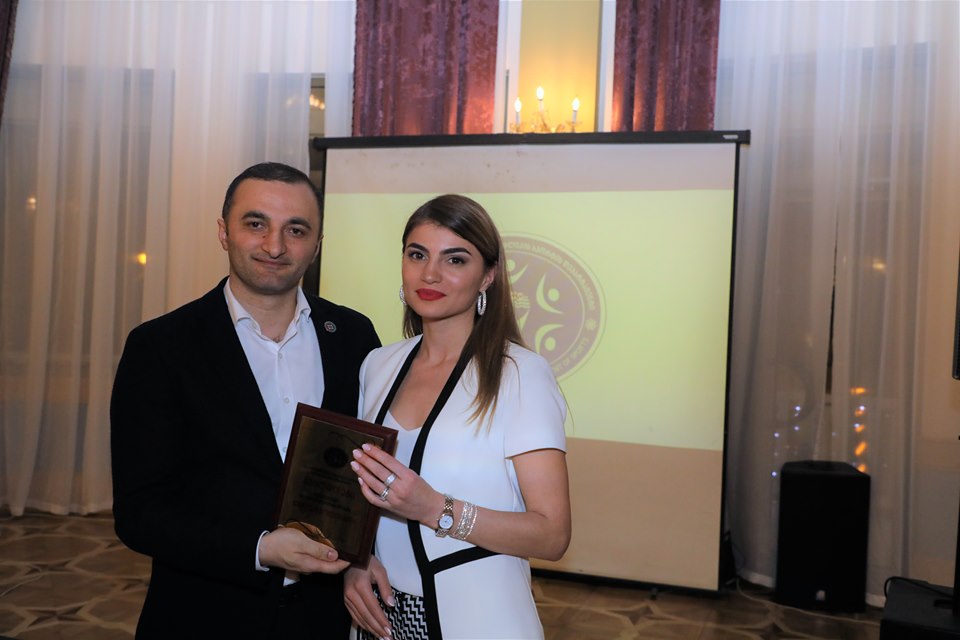 დავით გაბაიძემ წლის სპორტული ჟურნალისტები დააჯილდოვა