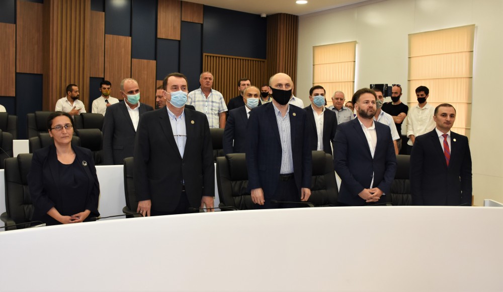 კონსტიტუციური კანონის პროექტი, რომელიც პროპორციულ საარჩევნო სისტემაზე გადასვლას ითვალისწინებს, მესამე მოსმენით მიღებულია