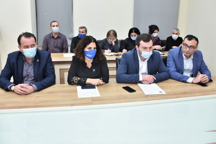 მე-5 მოწვევის უმაღლესი საბჭოს ბიუროს პირველი სხდომა