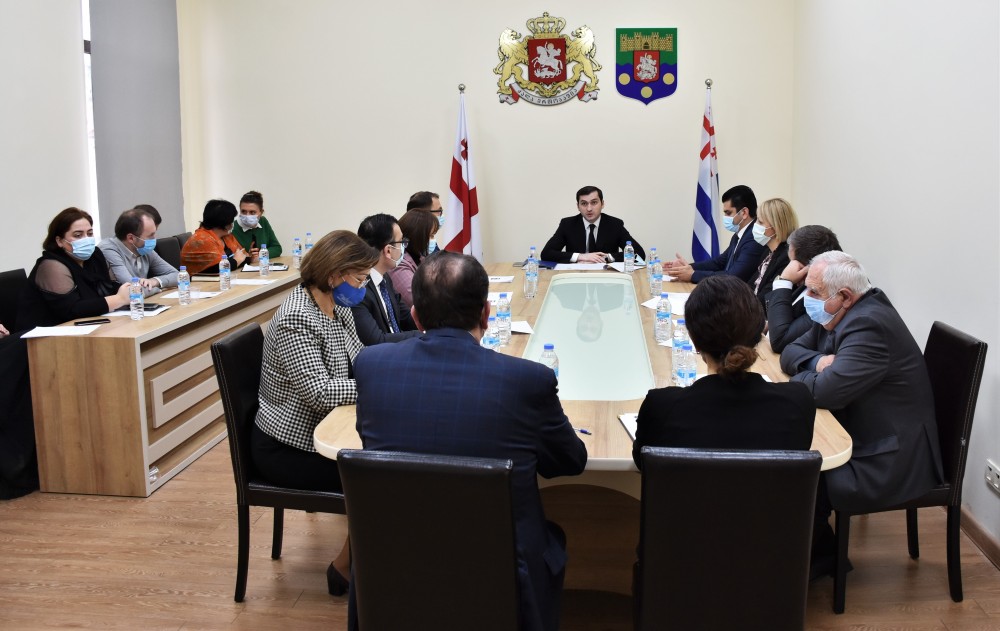 კომიტეტებში თორნიკე რიჟვაძის კანდიდატურის განხილვა დაიწყო