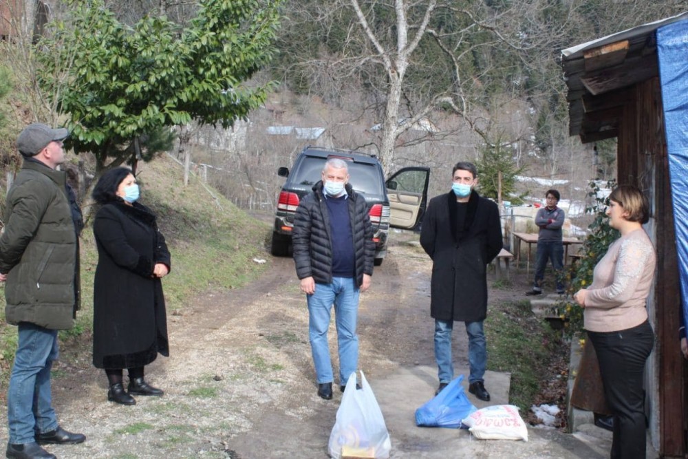 სასურსათო კალათების დარიგება ამჯერად მაღალმთიანეთში დაიწყო