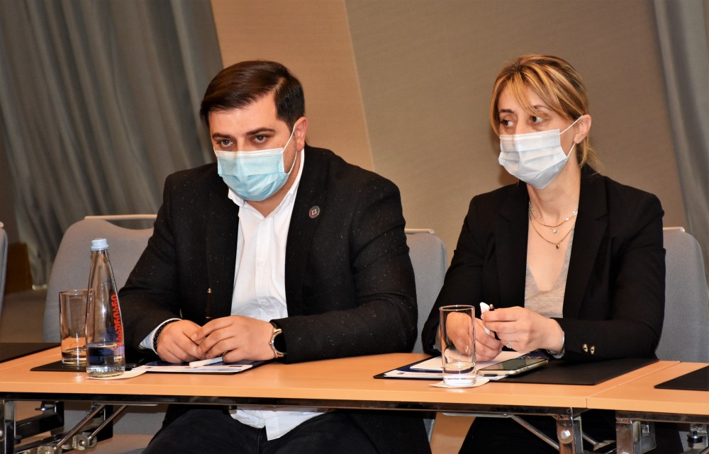 მედიასაშუალებების წარმომადგენელთა აკრედიტაციის წესის წარდგენა