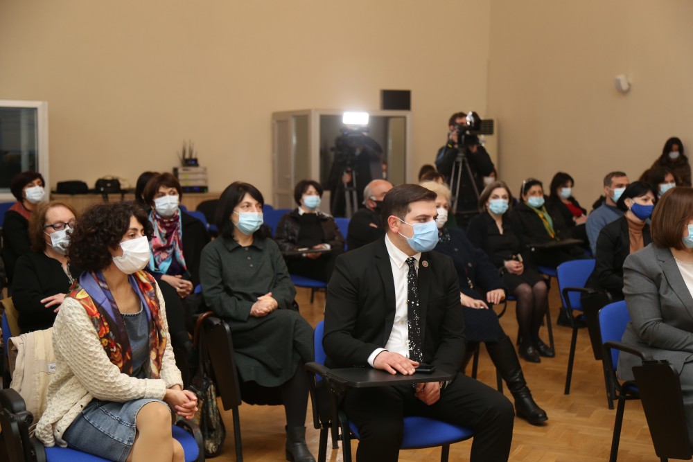  ადამიანის უფლებათა დაცვის კომიტეტის თავმჯდომარე ცოტნე ანანიძე, ბათუმის შოთა რუსთაველის სახელმწიფო უნივერსიტეტში ,,ბავშვთა უფლებების ცენტრის” გახსნას დაესწრო