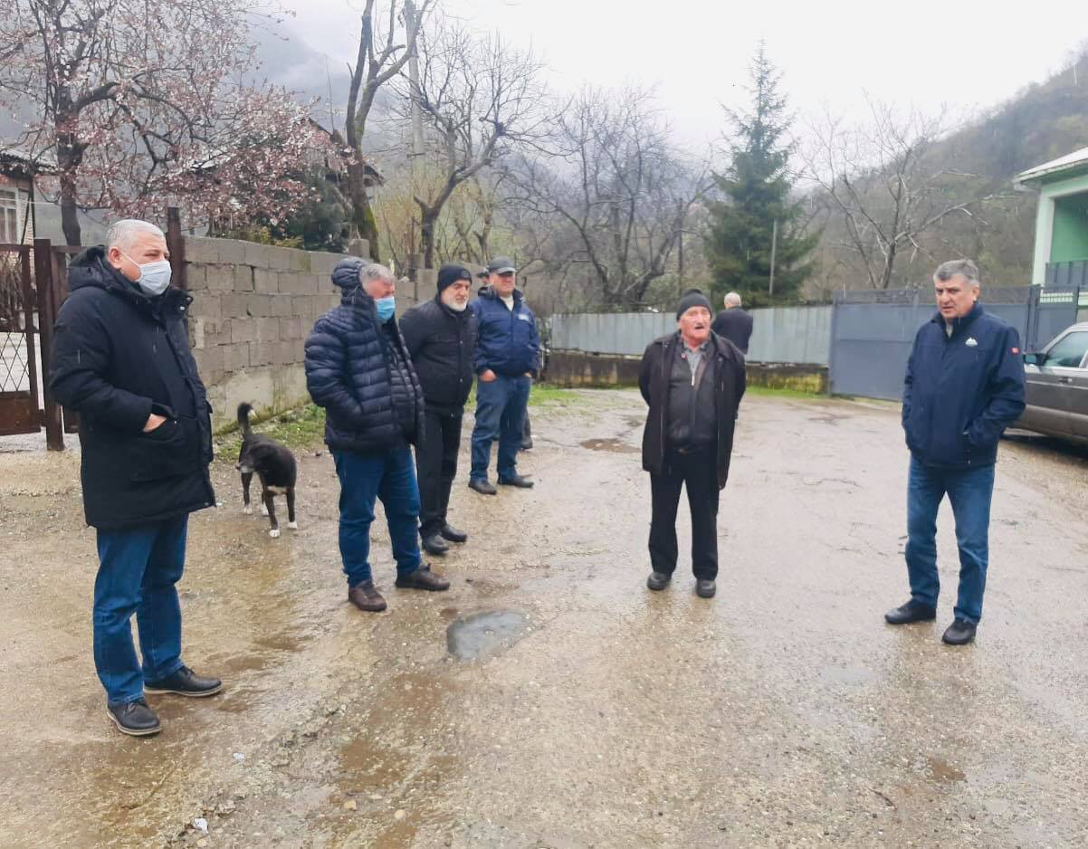 ფრიდონ ფუტკარაძე მოსახლეობასთან შეხვედრებს აგრძელებს