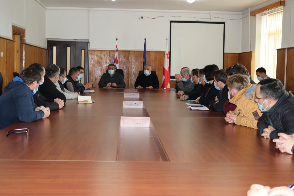 სამუშაო თათბირი ხულოს მერიაში