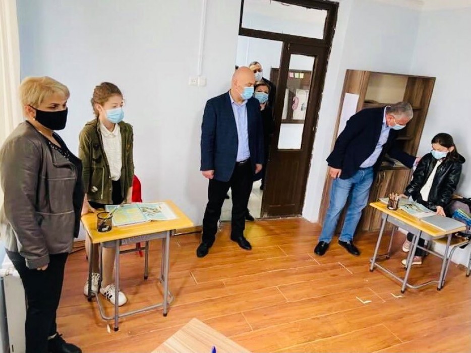 ხელვაჩაურის მუნიციპალიტეტში ხატვის კონკურსში მონაწილე მოსწავლეების დაჯილდოება გრძელდება