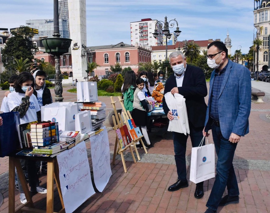 უმაღლესი საბჭოს დეპუტატები ფონდ „იალქანი“-ის საქველმოქმედო აქციას შეუერთდნენ
