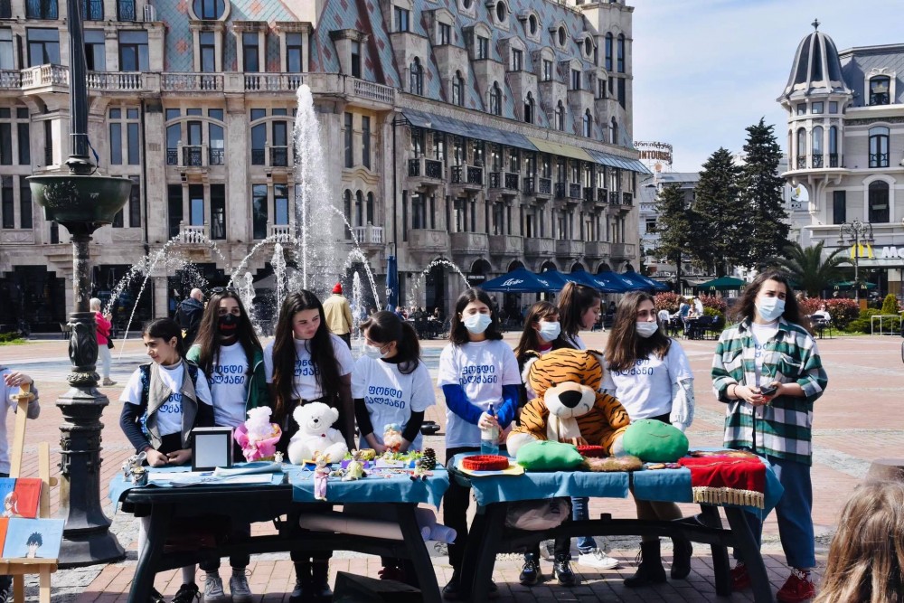 უმაღლესი საბჭოს დეპუტატები ფონდ „იალქანი“-ის საქველმოქმედო აქციას შეუერთდნენ