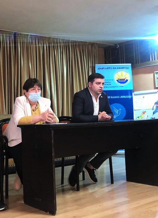 ცოტნე ანანიძე ქ.ბათუმის კერძო სკოლა „განათლების“ მე-9, მე-10 კლასის მოსწავლეებს შეხვდა