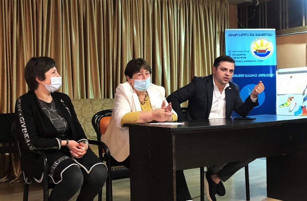 ცოტნე ანანიძე ქ.ბათუმის კერძო სკოლა „განათლების“ მე-9, მე-10 კლასის მოსწავლეებს შეხვდა