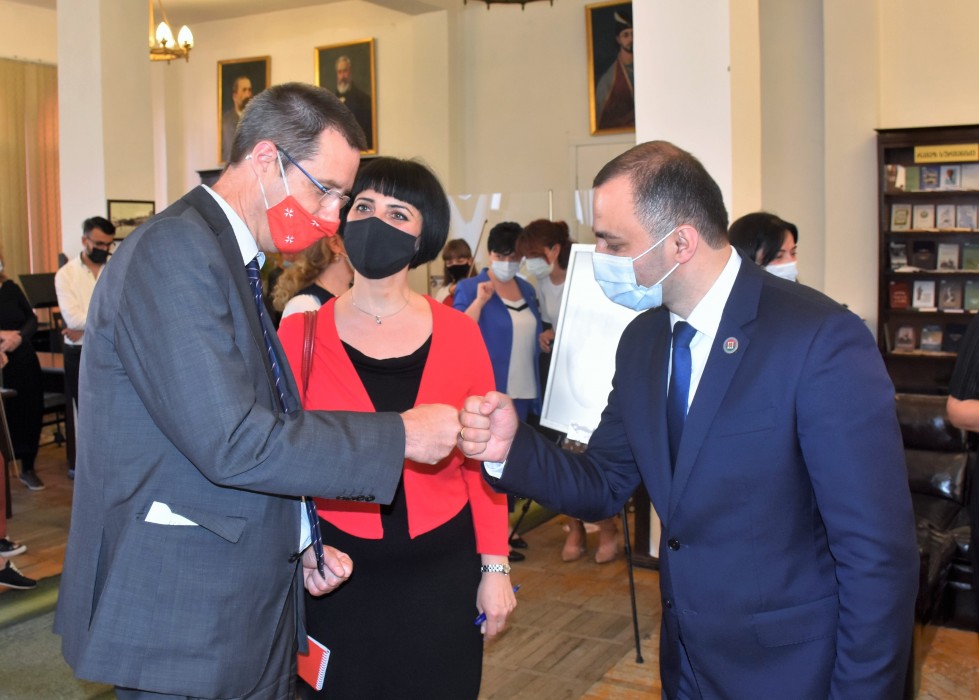 საჯარო ბიბლიოთეკას „ავსტრიული კუთხე“ შეემატა