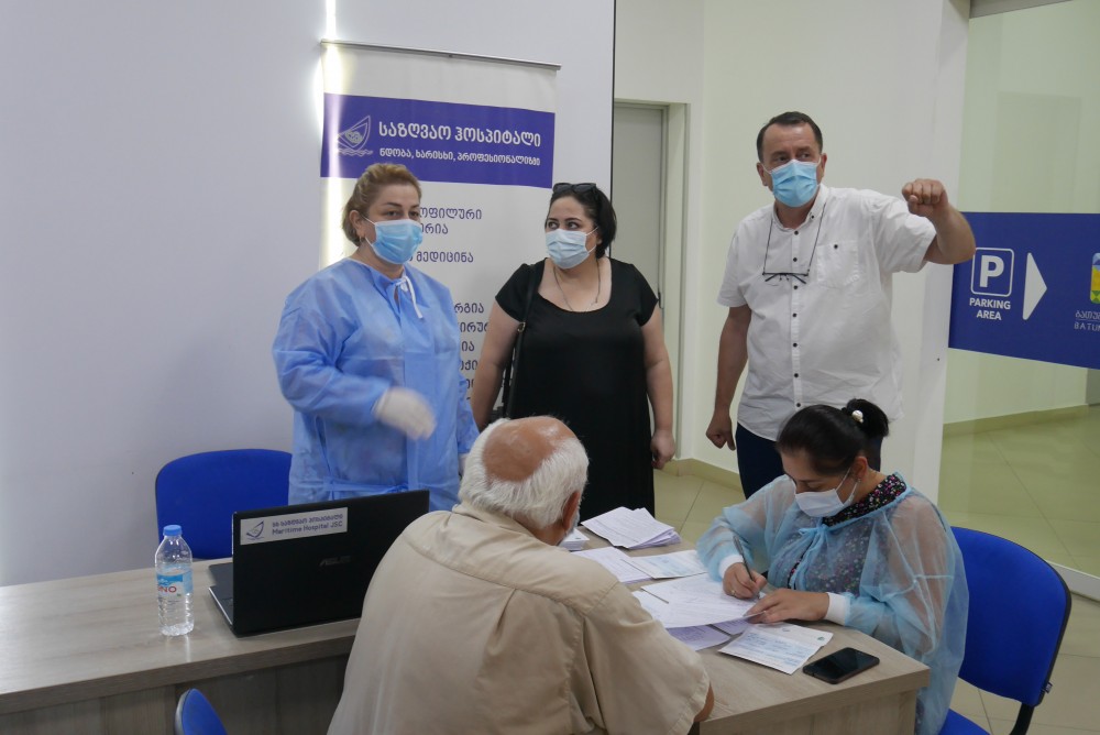 ილია ვერძაძე ვაქცინაციის პროცესის მონიტორინგს კომიტეტის წევრებთან ერთად პერმანენტულად ახორციელებს