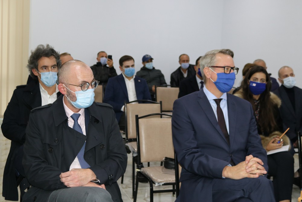 ცოტნე ანანიძე, კარლ ჰარცელთან ერთად,  ''ოუფენ ნეტის'' (Open Net)  წარმომადგენლებისა და ევროპის საინვესტიციო ბანკის (EIB) მონაწილეობით დაგეგმილ სამუშაო შეხვედრას დაესწრო