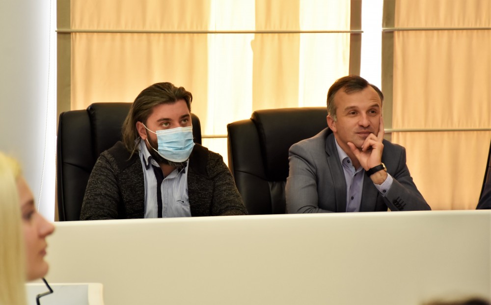 შეხვედრა ახალგაზრდებთან