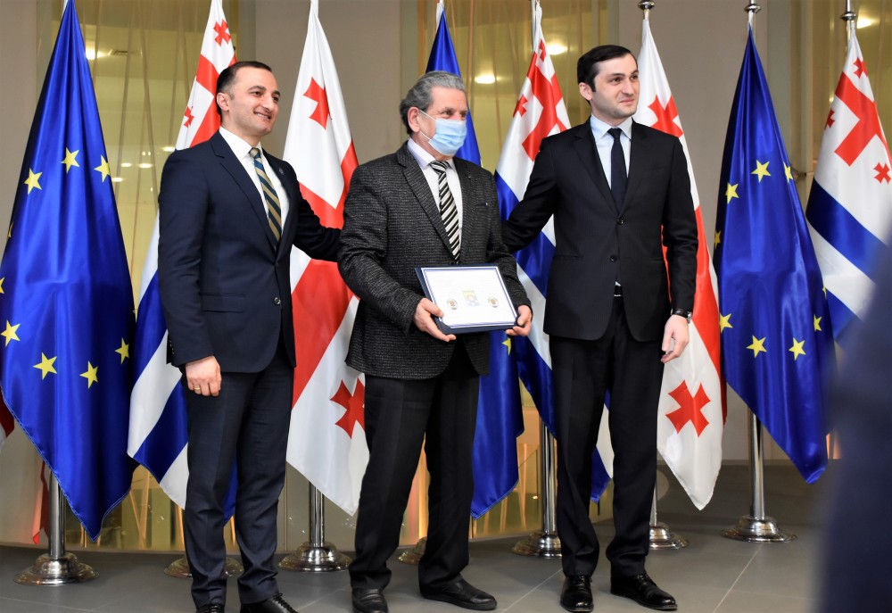 უმაღლეს საბჭოში ღვაწლმოსილი პირები დააჯილდოეს