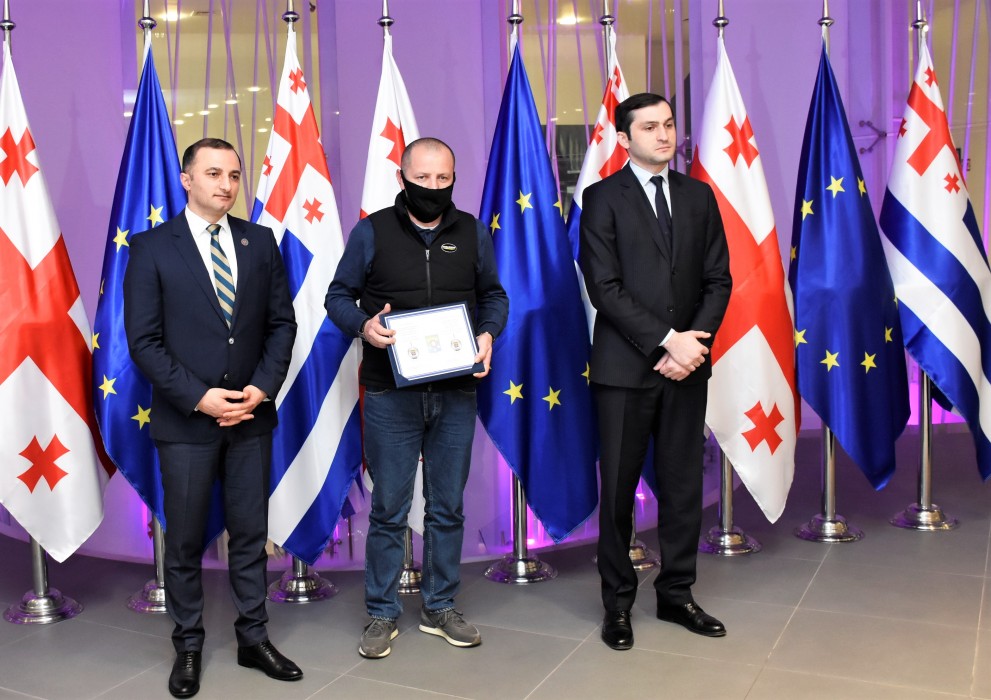 უმაღლეს საბჭოში ღვაწლმოსილი პირები დააჯილდოეს