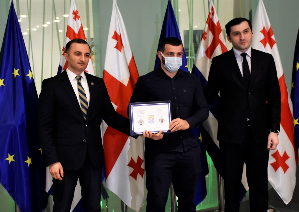 უმაღლეს საბჭოში ღვაწლმოსილი პირები დააჯილდოეს