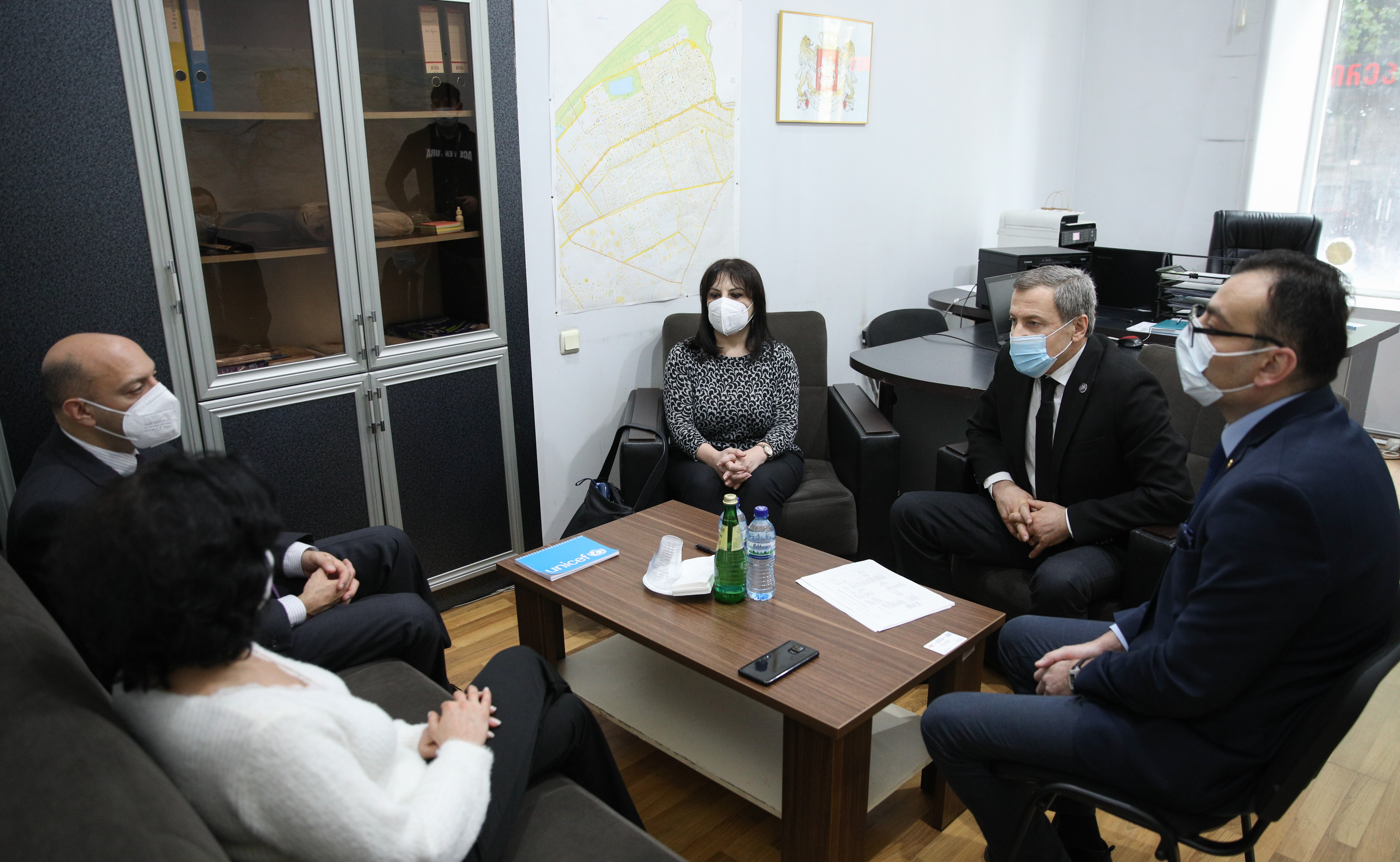 ტიტე აროშიძე და რესან კონცელიძე გაეროს ბავშვთა ფონდის წარმომადგენელს ღასან ხალილხ შეხვდნენ